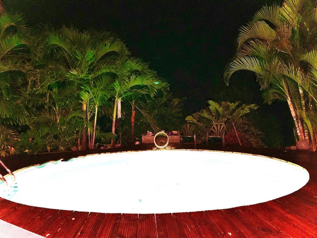 Lodge Pamplemousse Avec Piscine Privative , Dans Parc Calme A 500 M Plage لو كاربيت المظهر الخارجي الصورة